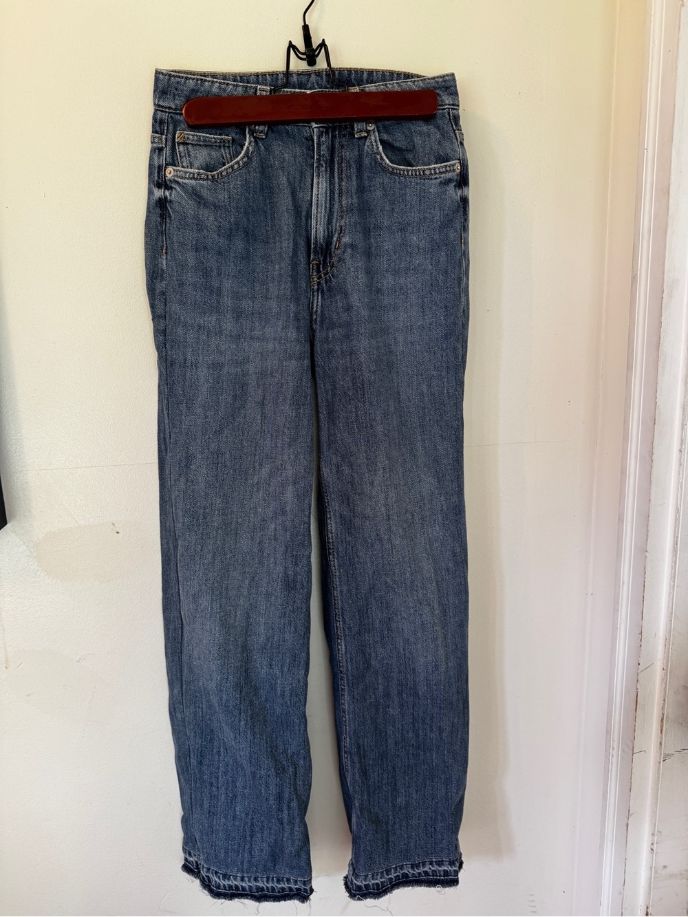 H&M Women's Relaxed Fit Jeans with Decorative Frayed Hems
